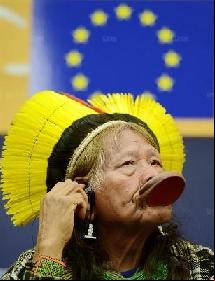 Raoni é recebido pelo Parlamento Europeu em Estrasburgo: “Esta é a minha última visita à Europa”